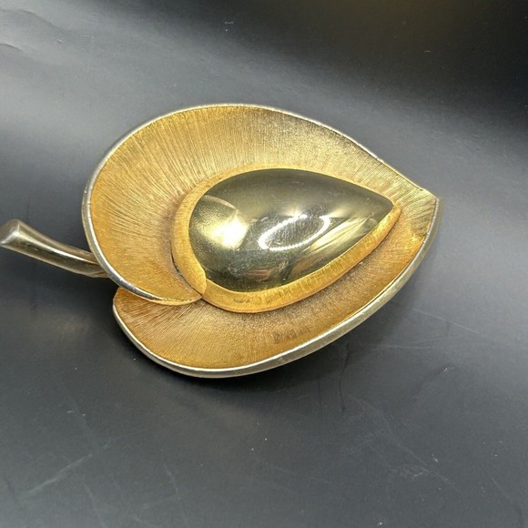 Pastelli Jewelry - Vintage SIGNED PASTELLI LEAF Brooch Pin brushed gold tone texured Costume